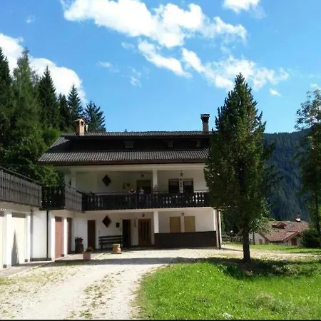 Falcade Dolomiti La Quiete Mansarda Panoramica Apartment
